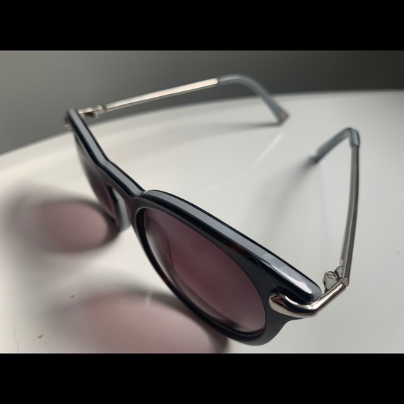 Anthropolgie Sunglasses - Picture 3 of 5